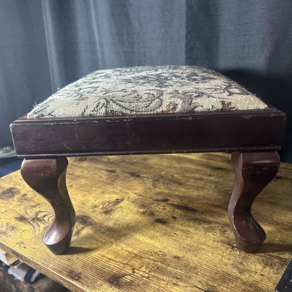 Upholstered Stool Tapestry Floral Wood Trim Vintage Taiwan Poly Pad READ 17x12x9 - Picture 12 of 16